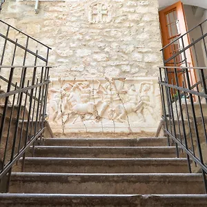 https://geremia-luxury-rooms.splithotels.org